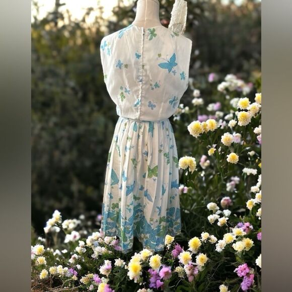 Vintage Butterfly print dress with pleated skirt - Picture 2 of 5